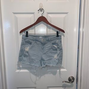 Old Navy Boyfriend Ripped Jean Shorts Size 6